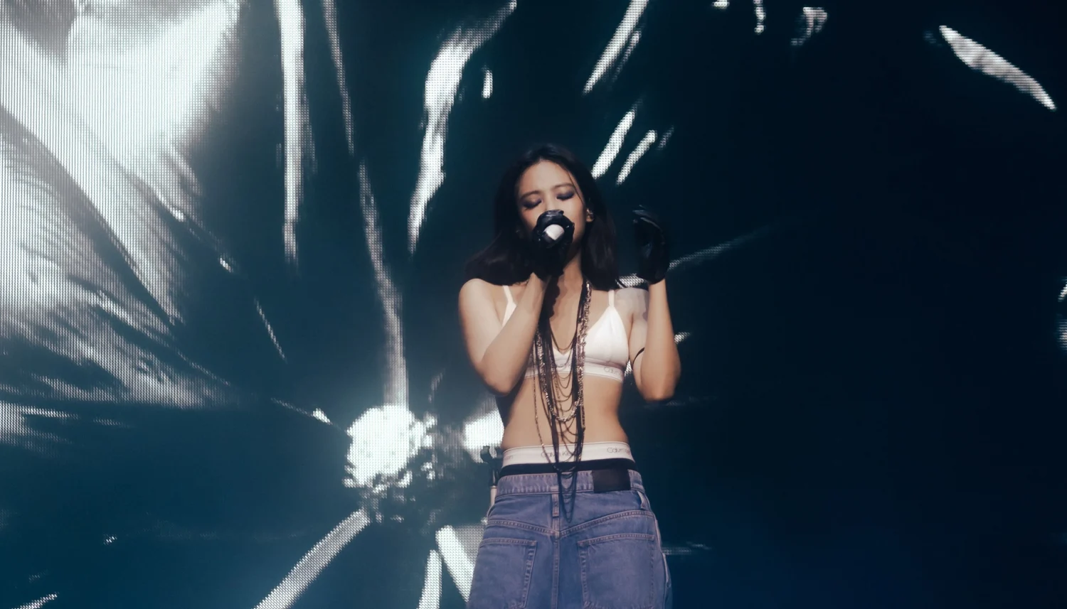 Jennie reforça fase solo com apresentações de destaque no Summer Sonic 2026