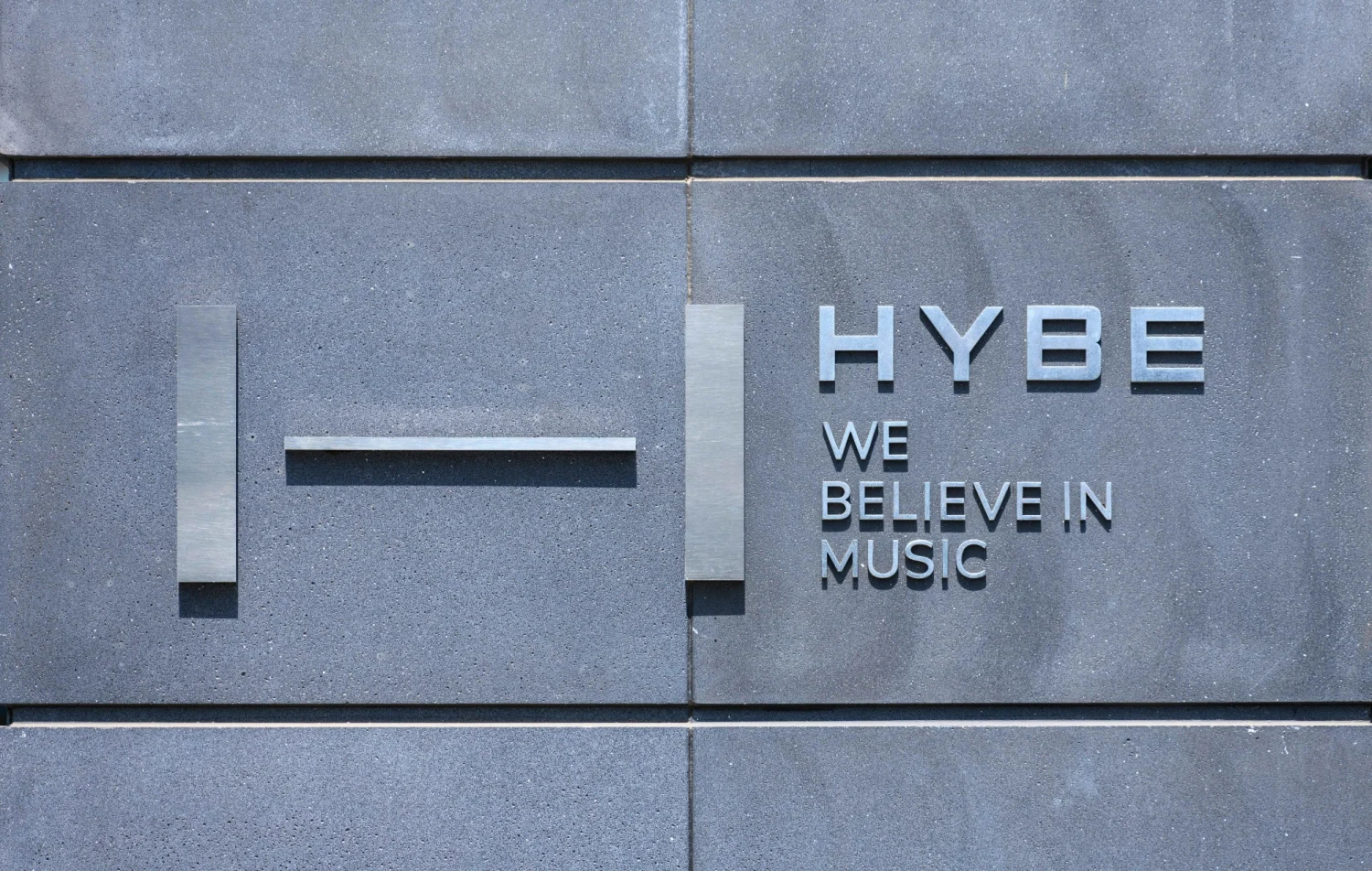 HYBE: A empresa que transformou o K-pop em um ecossistema global